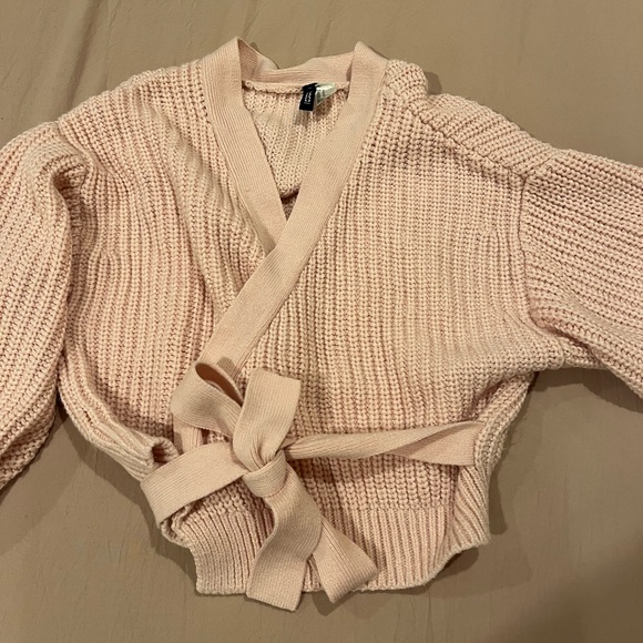 H&M Sweaters - Women’s wrap around sweater